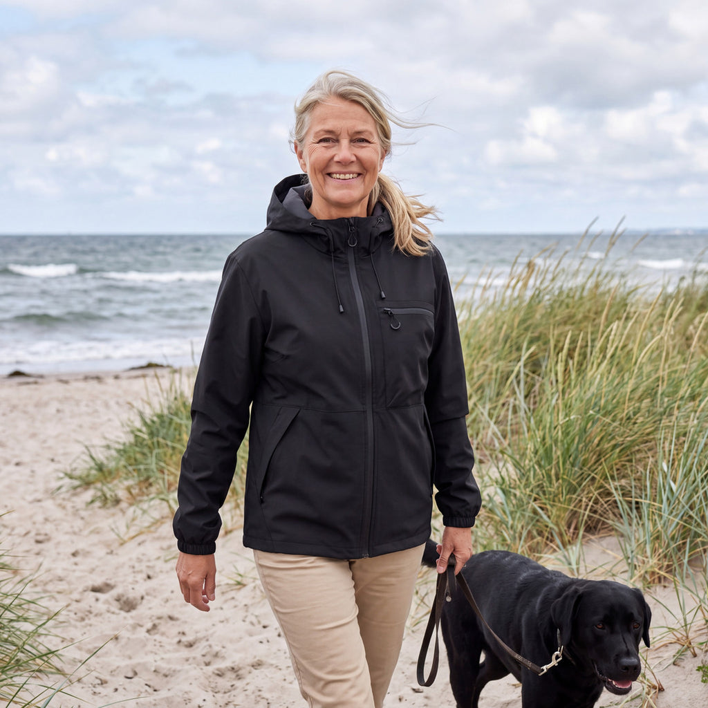 Aero Wind Jacket dam på stranden