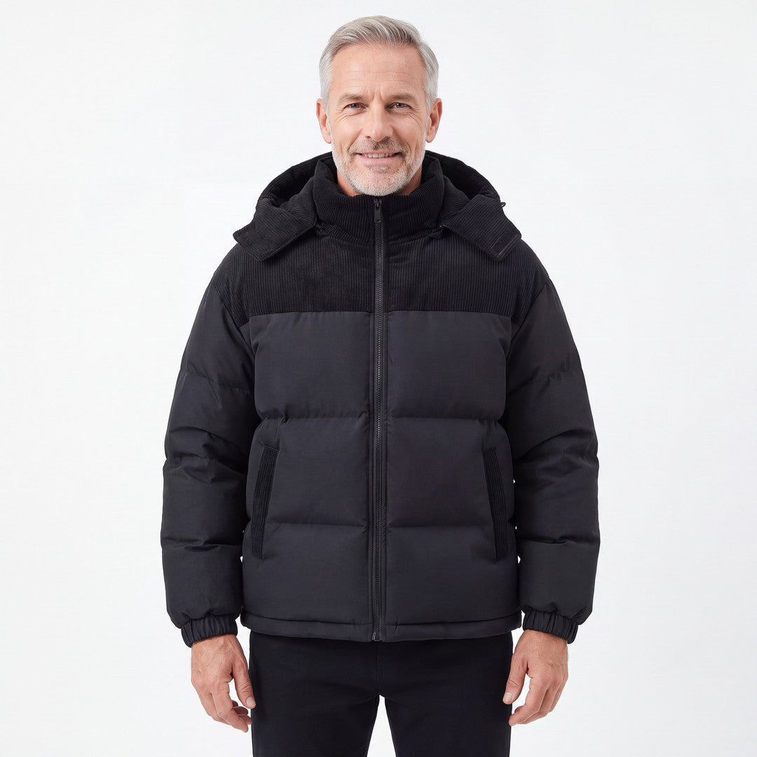 Cord Puffer Jacket för herr i svart, man framifrån mot vit bakgrund
