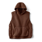OUTDOORS NORDIC Sherpa Hoodie Vest i brun med sherpafodrad huva, magficka och knappar i sidorna